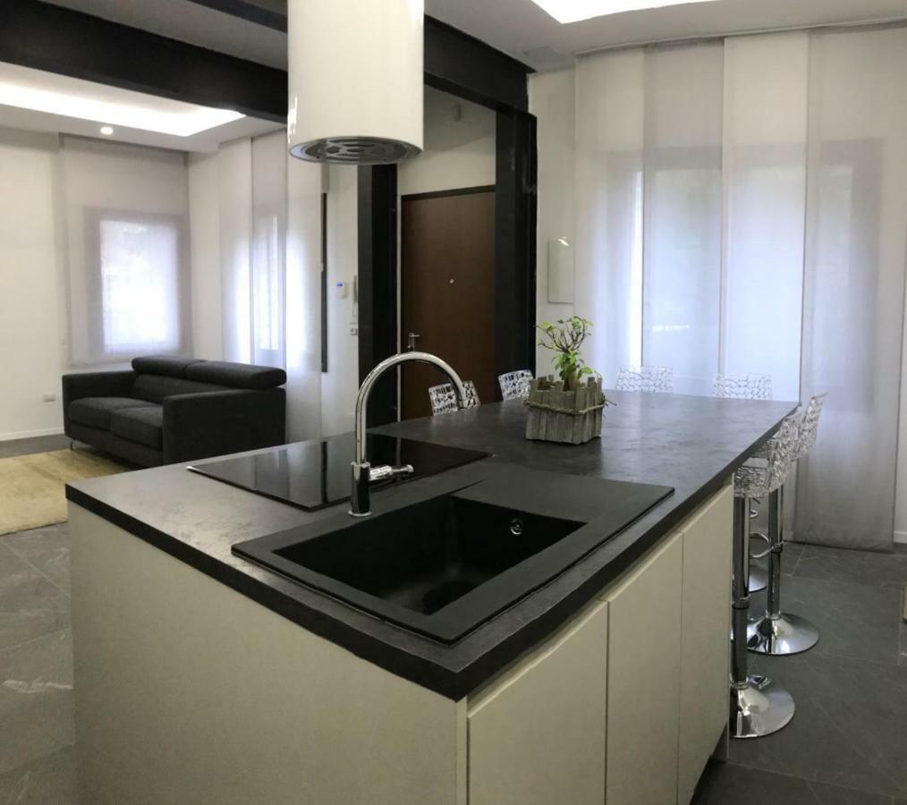 Venetian Aesthetic Apartment Mestre Bagian luar foto