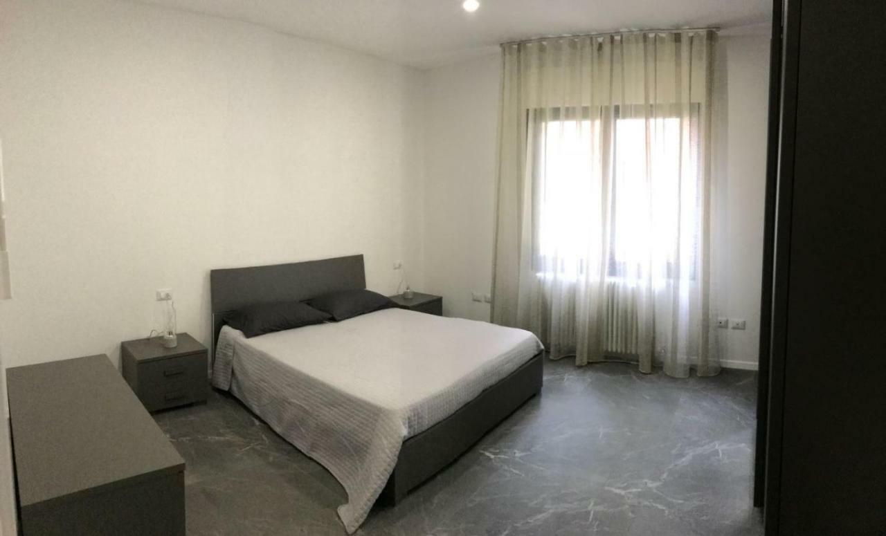 Venetian Aesthetic Apartment Mestre Bagian luar foto
