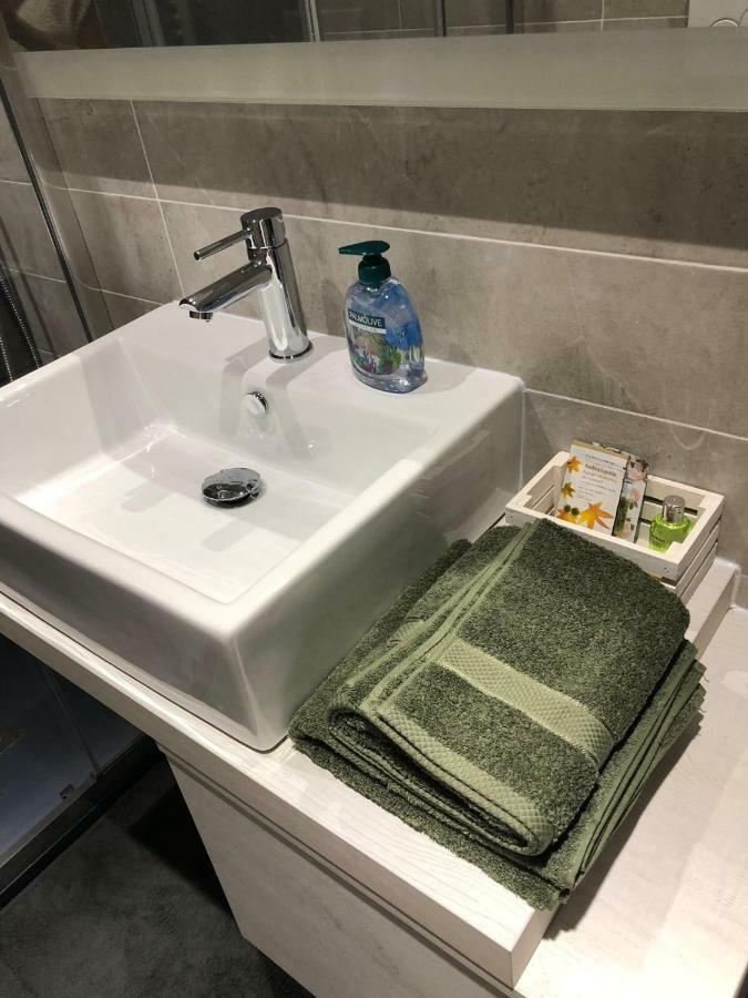 Venetian Aesthetic Apartment Mestre Bagian luar foto